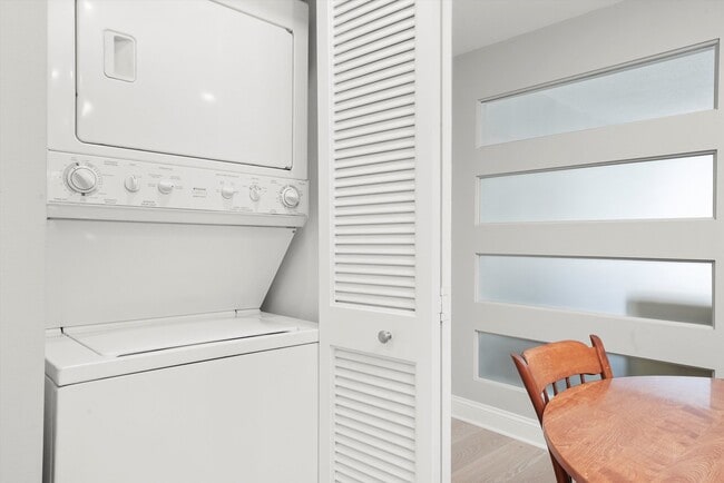 Building Photo - 405 N Wabash Ave