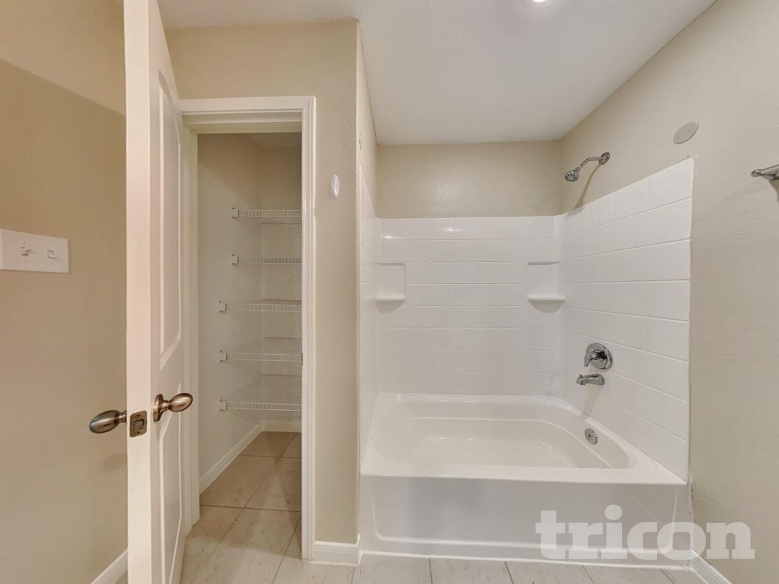 Building Photo - 832 Painted Bison Dr