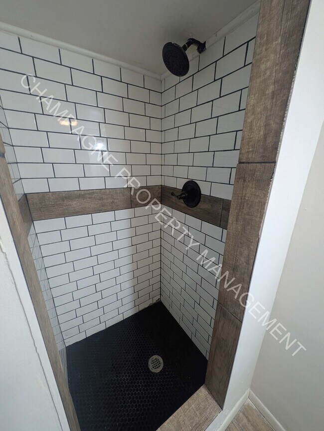 Building Photo - Unique single family home with second unit in finished basement