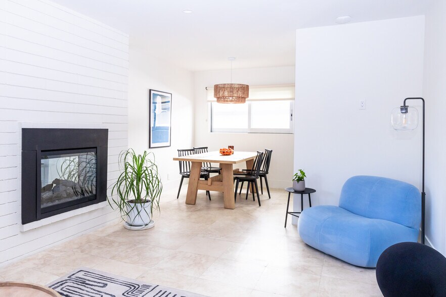 Dining Room Unit #2 - The Hamilton