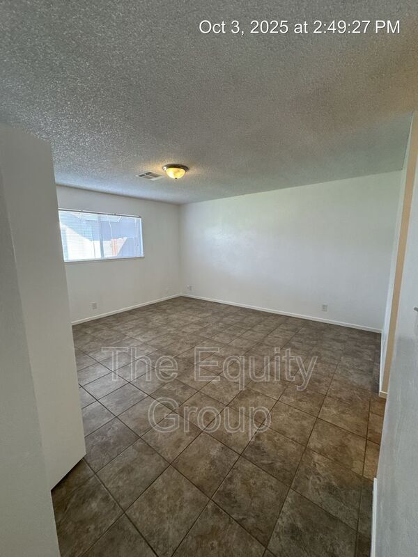 Building Photo - 2724 S Sallee Ct