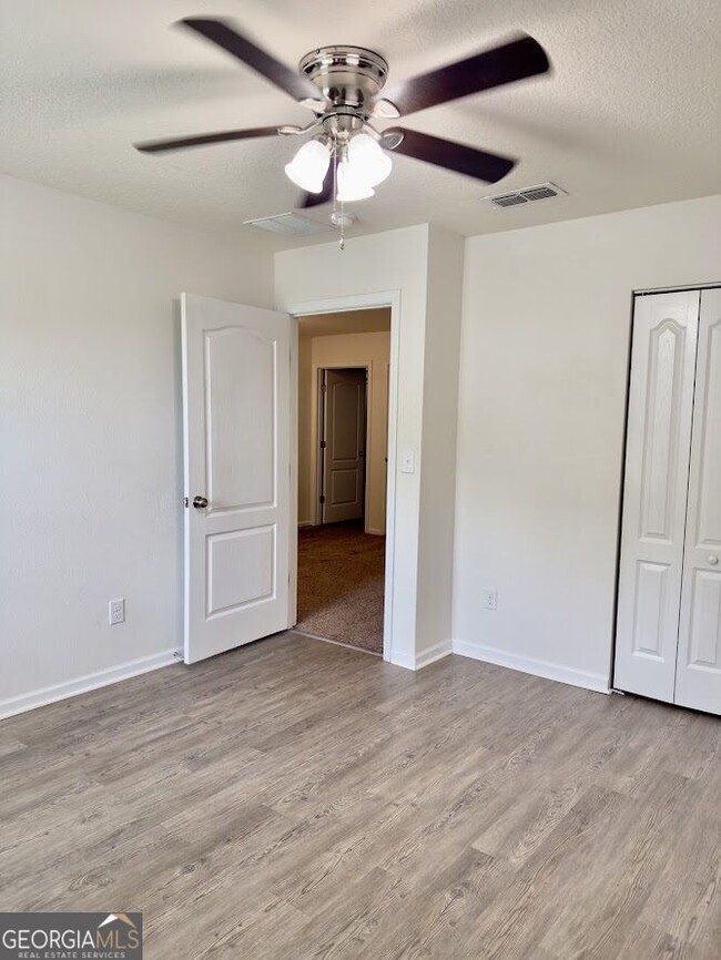 Building Photo - 101 Cedar Breeze Dr