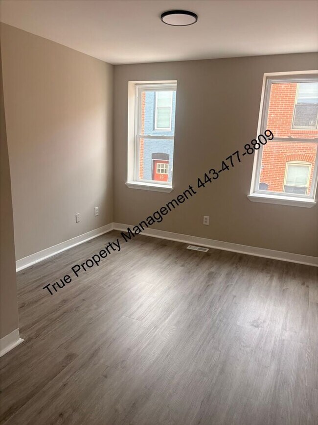 Building Photo - 121 N Bradford St