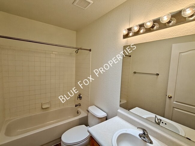 Building Photo - 3117 S Nastar Dr