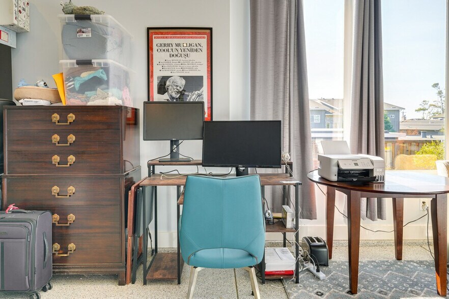 Building Photo - 157 Ave Portola