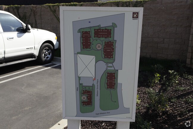 Building Photo - The Crossings at Escondido