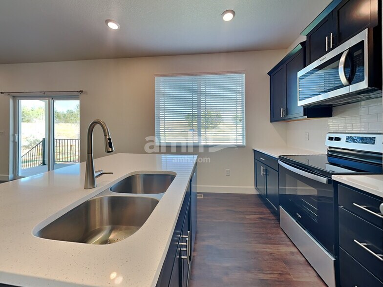 Building Photo - 14881 W 82nd Ave