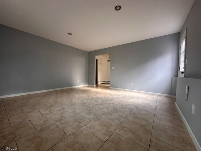 Building Photo - 14 Orchard St