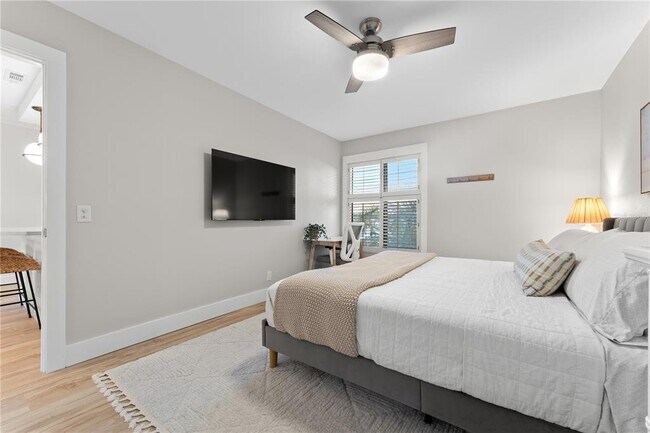 Building Photo - 6287 Bahia Del Mar Cir N