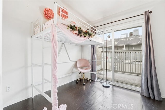 Building Photo - 334 S Walnut Ave