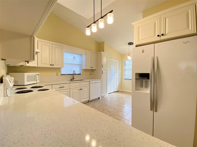 Building Photo - 5025 Barrington Cir