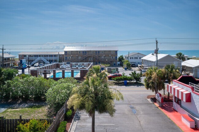 Building Photo - OFF-SEASON FURNISHED BEACH HOUSE AVAILABLE THRU BEGINNING OF APRIL