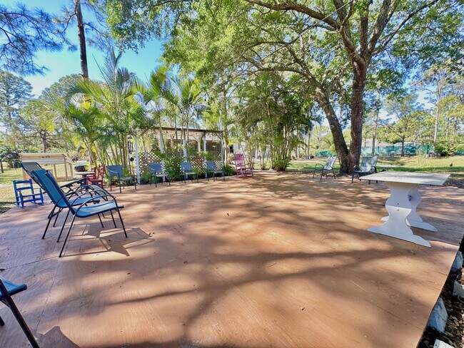 Building Photo - 13619 57th Pl N