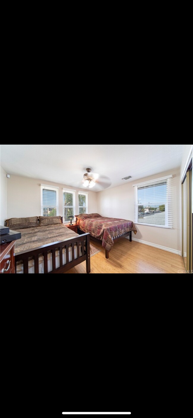Building Photo - 4564 W 156th St
