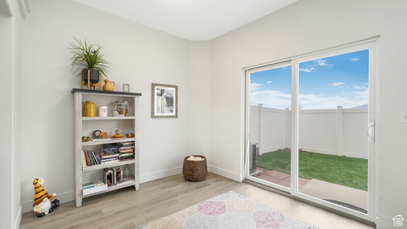 Building Photo - 167 Flowerfield Dr