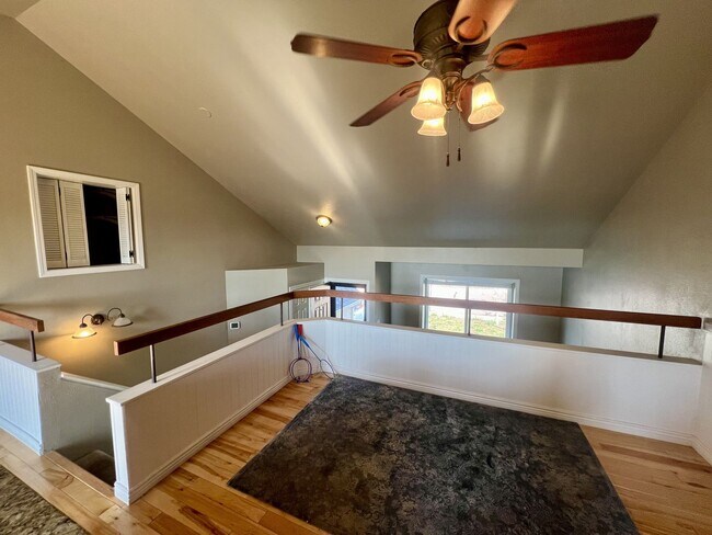 Building Photo - Gorgeous 4 Bedroom Home in Briargate!