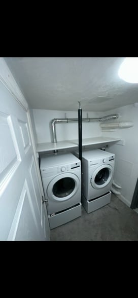 Building Photo - 26 Hazelwood St