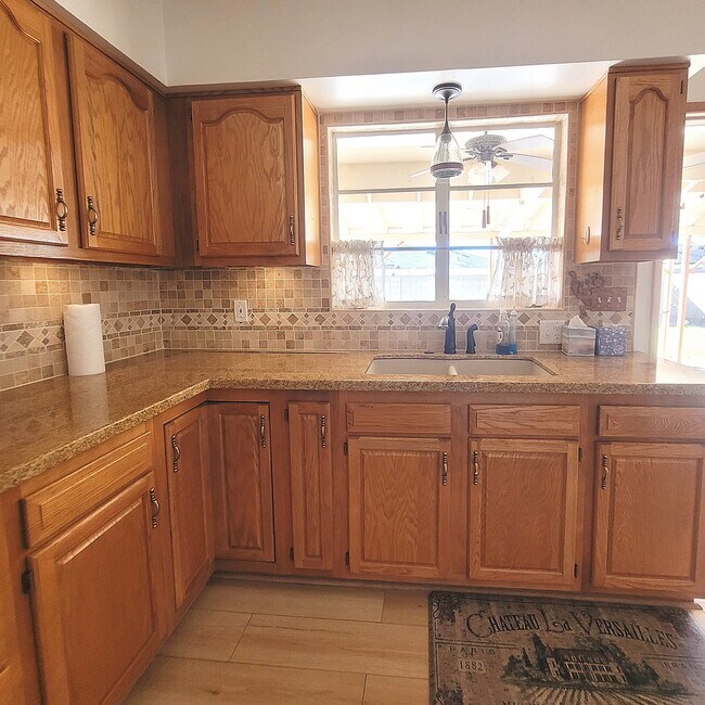 Building Photo - 8229 E Cambridge Ave