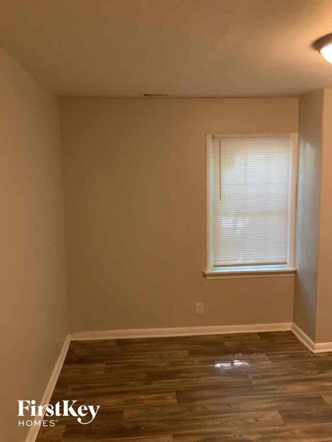 Building Photo - 1698 Sandtown Rd SW