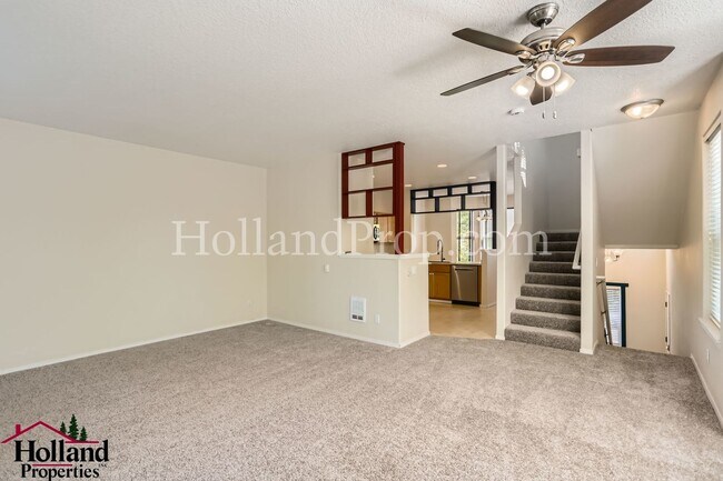 Building Photo - Beautiful End-Unit Townhome with 3 Bedrooms, 3 Full Baths & Private Outdoor Living