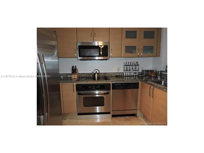 Building Photo - 2101 Brickell Ave