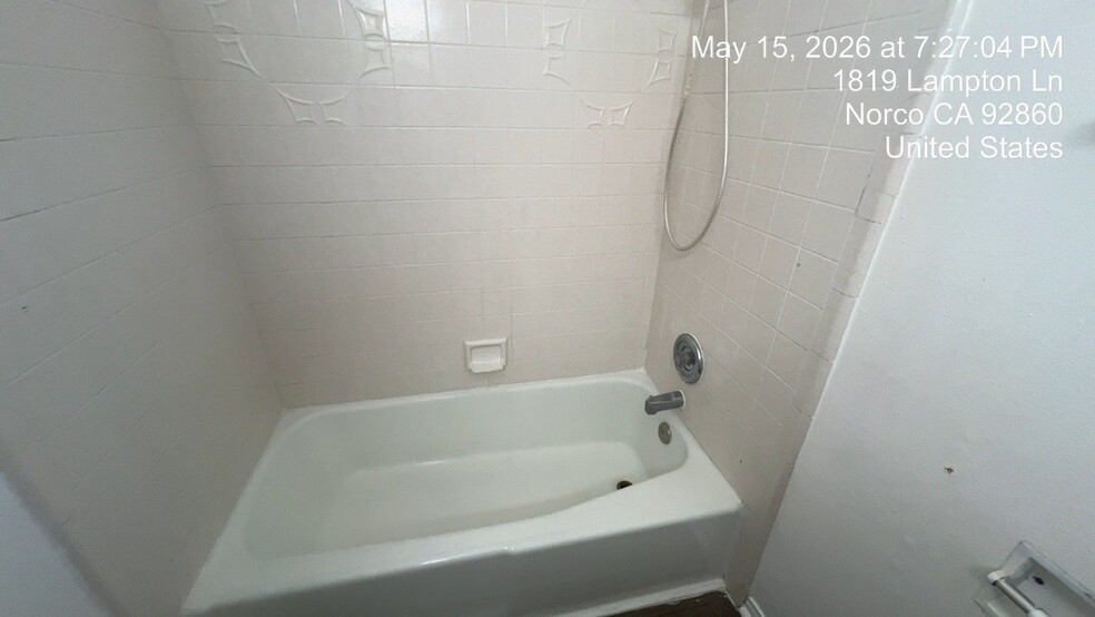 Building Photo - 1819 Lampton Ln