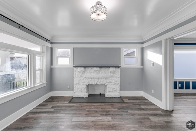 Building Photo - 641 W 43rd St