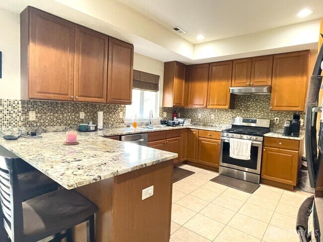 Building Photo - 7 Beryl Ct