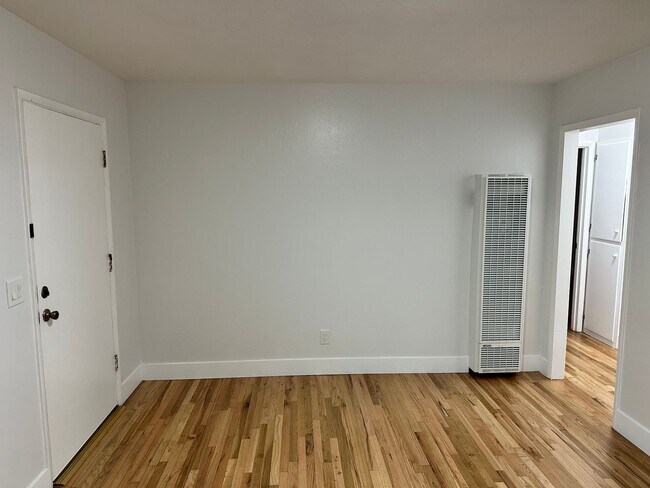 Building Photo - buena44