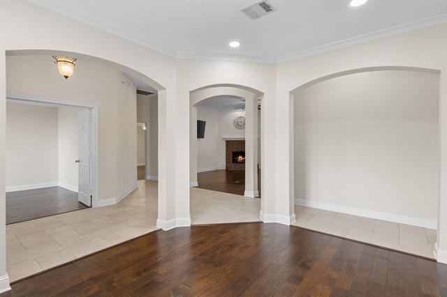 Building Photo - 2606 Ash Dr