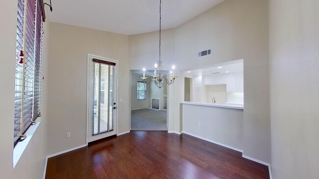 Building Photo - Spacious 1 Bed 1 Bath Condo in Irvine!