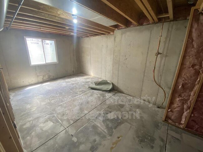 Building Photo - 5259 W 9th St Dr