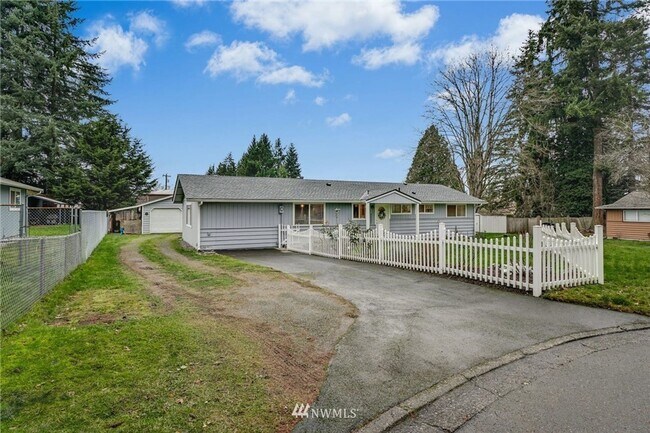 Building Photo - CLICK "REQUEST A TOUR" NOW!