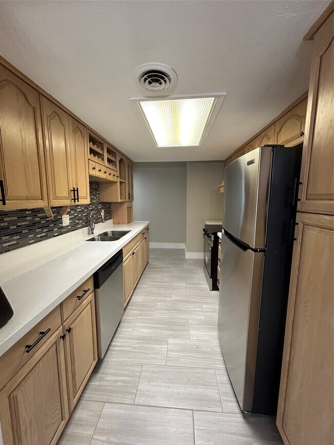 Building Photo - 12633 Memorial Dr