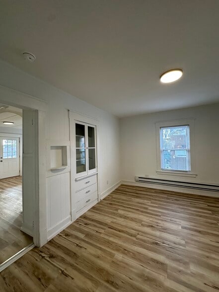 Building Photo - 12 Margerie St