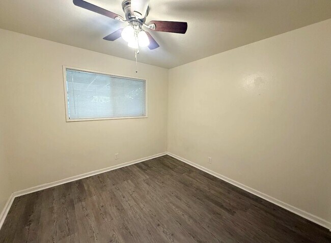 Building Photo - 3158 El Capitan Ave