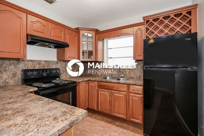 Building Photo - 2 Bedroom Pet-Friendly Home in Miramar, FL...