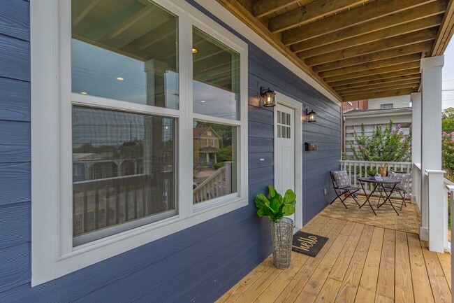 Building Photo - 4 bedroom home close to UTC!
