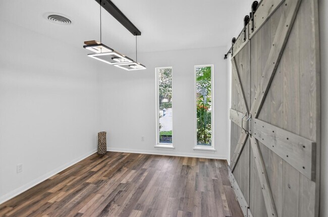 Building Photo - 5675 Sylmar Rd