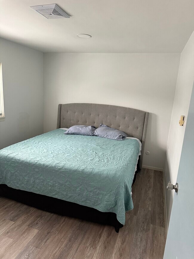 Building Photo - 108 S 22nd St