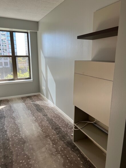 Building Photo - 1250 S Indiana Ave