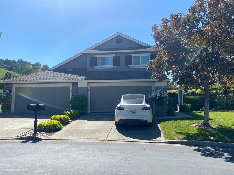 Building Photo - 52 Rainbow Cir