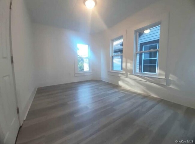 Building Photo - 124 South Ave