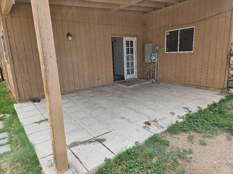 Building Photo - 8632 E Mormon Dr