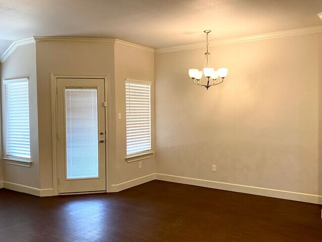 Building Photo - 9803 Avenue V