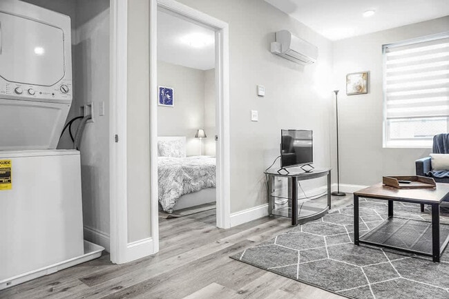 Building Photo - 140 Pearl St