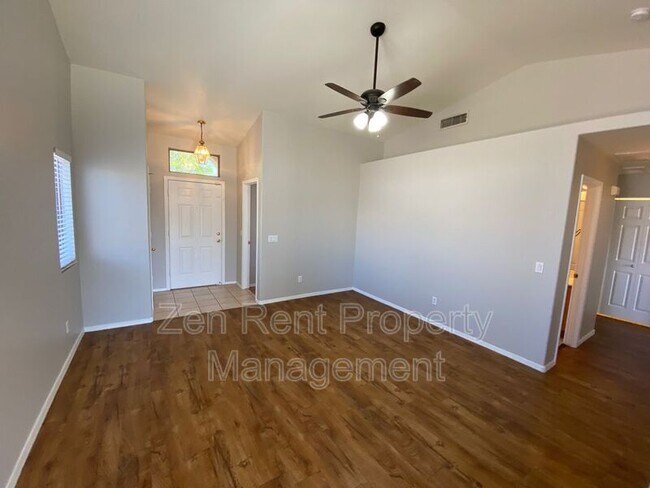 Building Photo - 30351 Maple Chase Dr