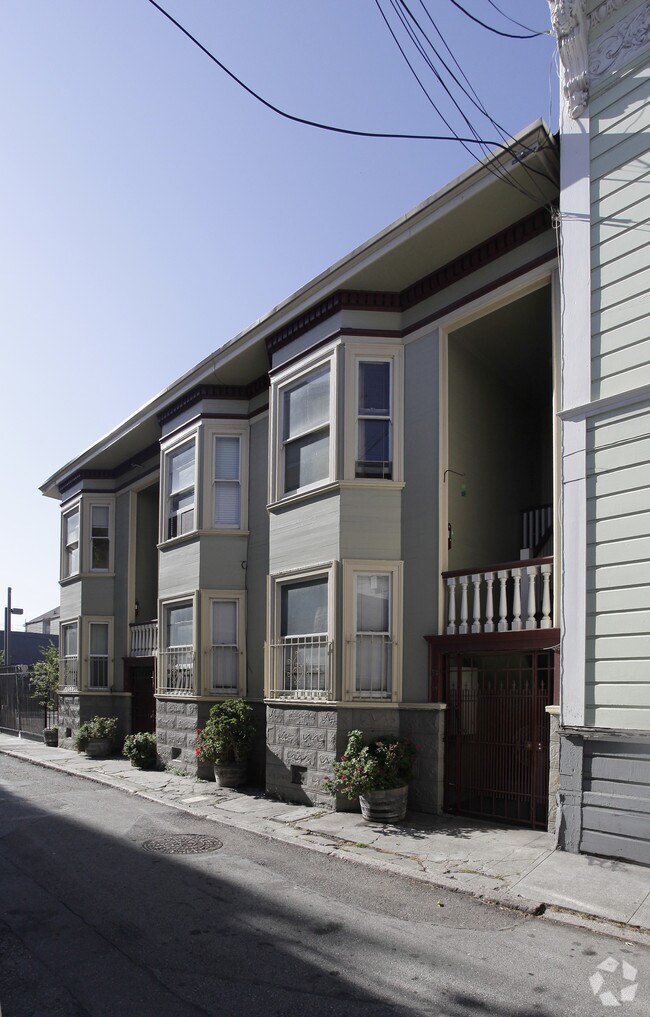 Building Photo - 54-64 Sumner St