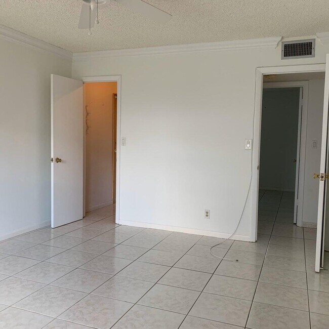 Building Photo - 9355 SW 8th St