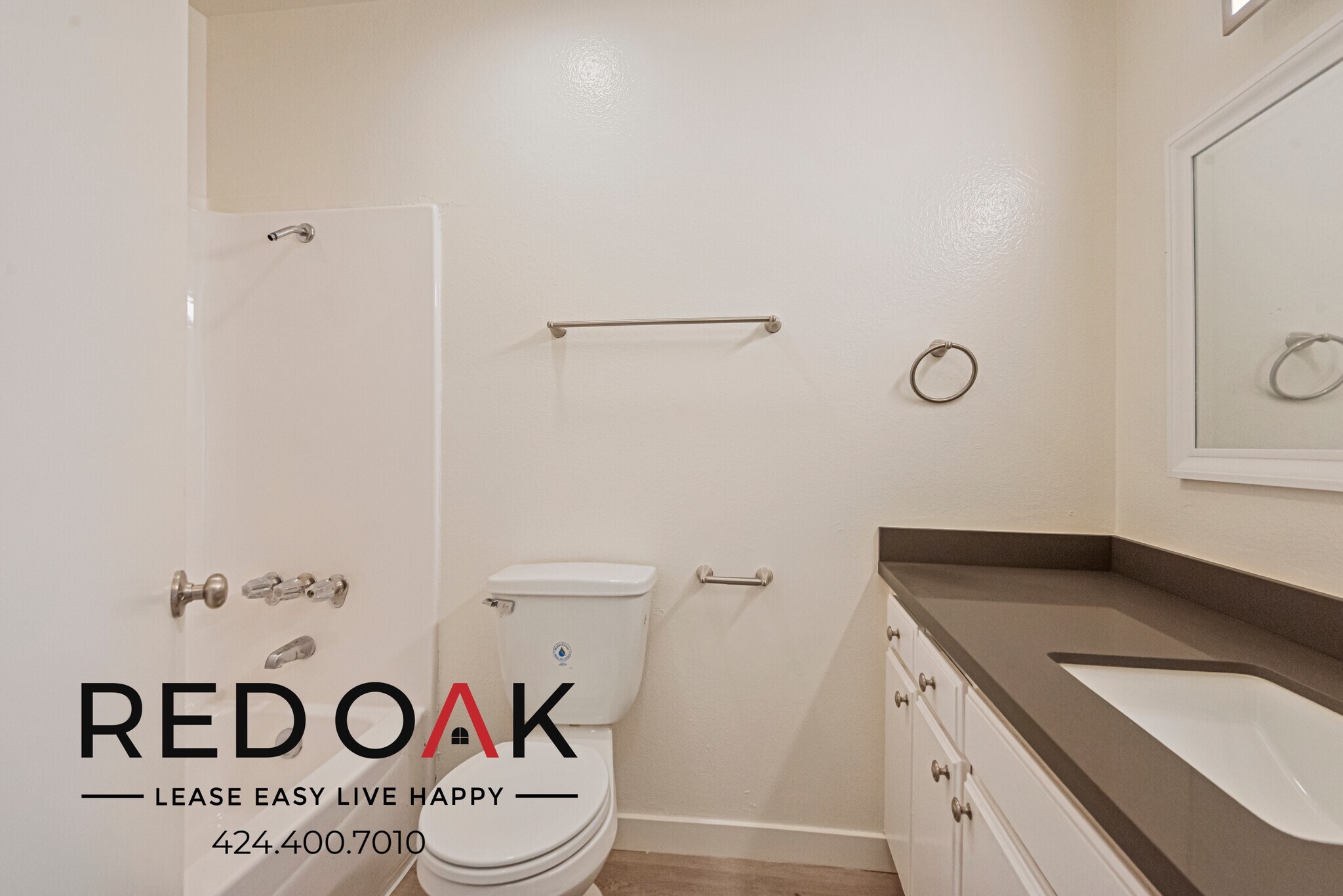 Building Photo - 8614 Woodley Ave